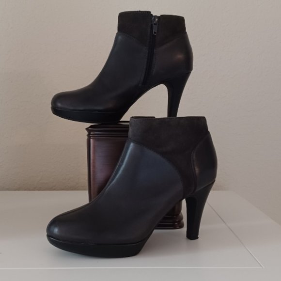 Clarks Shoes - Clark's Chocolate Brown Leather & Suede Ankle Booties Size 5